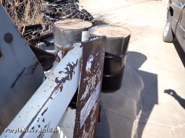 image for item DJ0036 1976 Bobcat 520  skid steer loader