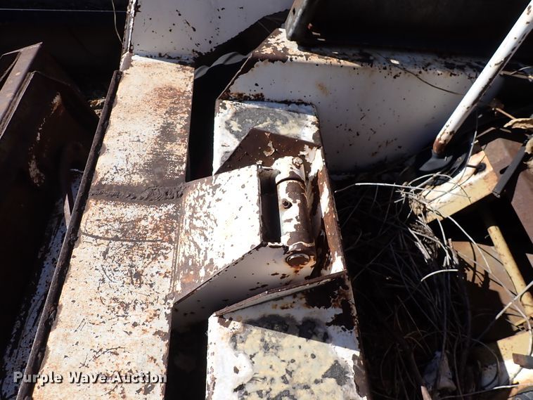 image for item DJ0036 1976 Bobcat 520  skid steer loader