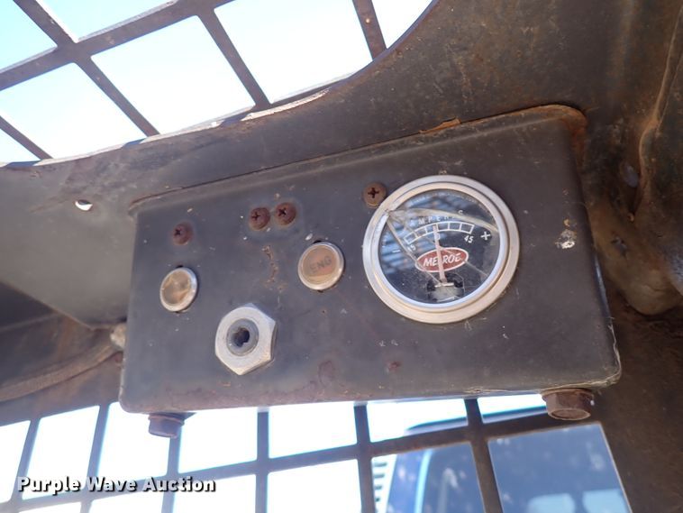 image for item DJ0036 1976 Bobcat 520  skid steer loader