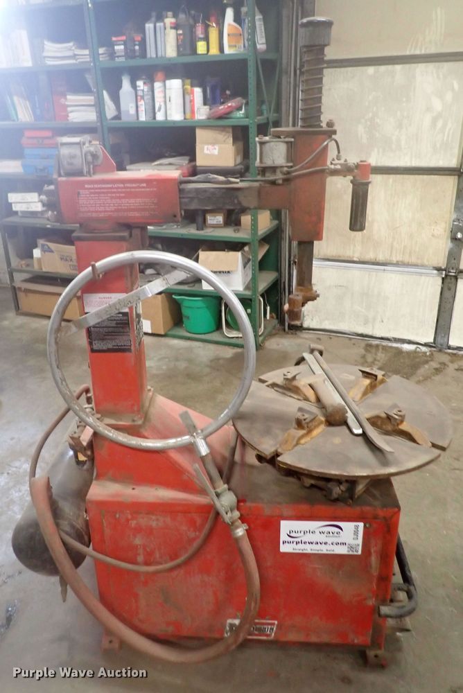 image for item DJ0048 Ammco 740 rim clamp tire machine