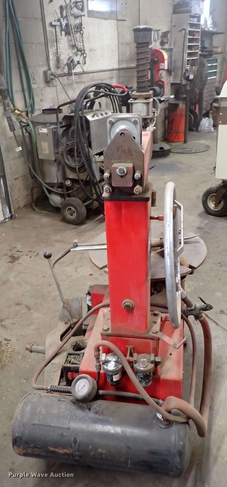 image for item DJ0048 Ammco 740 rim clamp tire machine