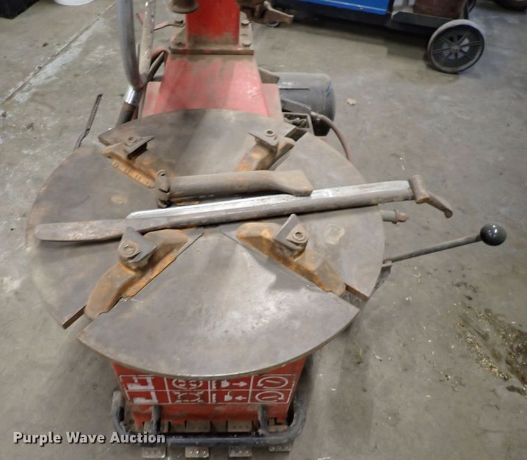 image for item DJ0048 Ammco 740 rim clamp tire machine