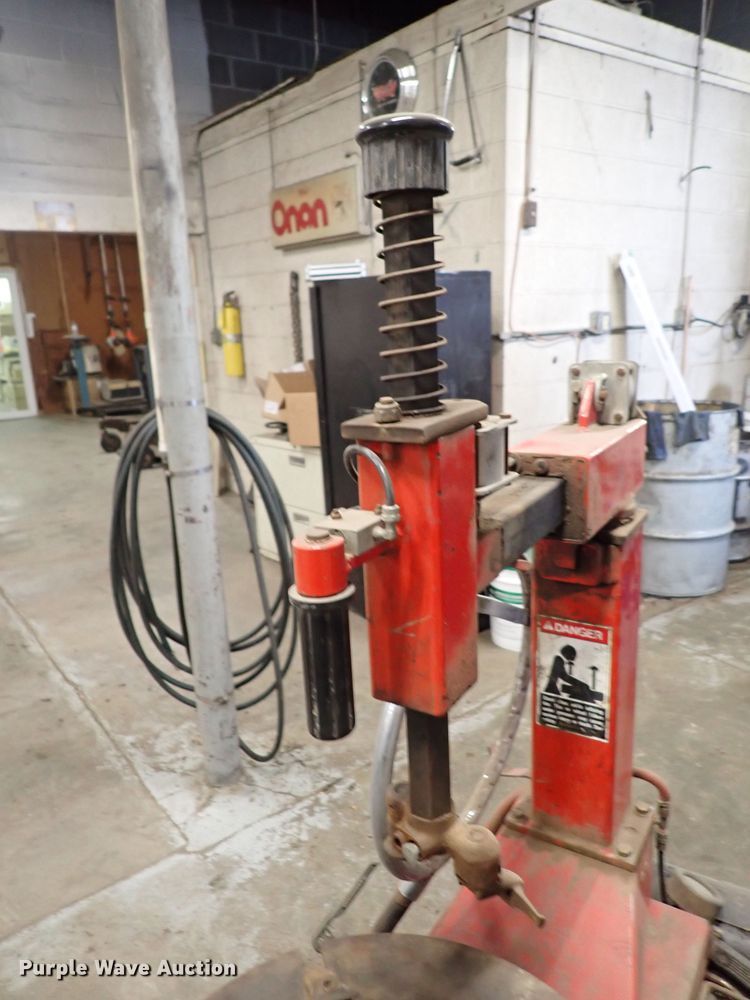 image for item DJ0048 Ammco 740 rim clamp tire machine