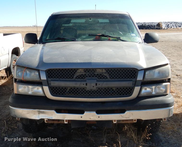 image for item DJ4918 2003 Chevrolet Silverado 1500  Ext. Cab flatbed pickup truck