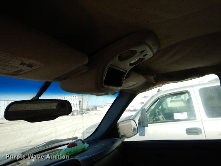 image for item DJ4918 2003 Chevrolet Silverado 1500  Ext. Cab flatbed pickup truck