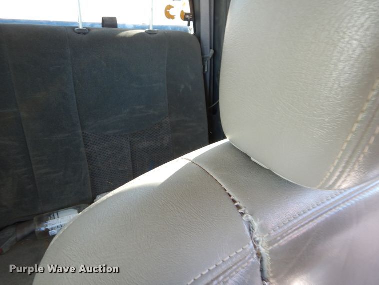 image for item DJ4918 2003 Chevrolet Silverado 1500  Ext. Cab flatbed pickup truck