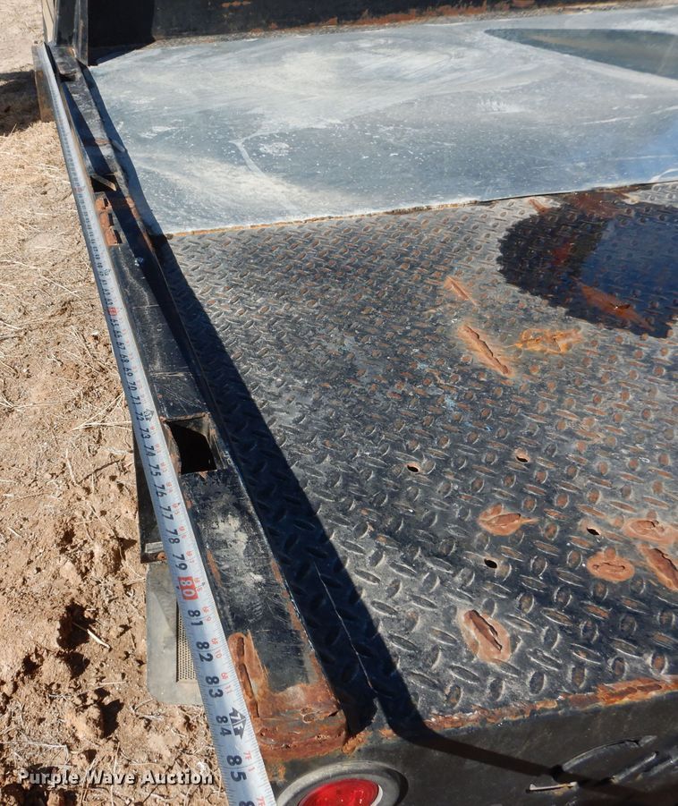 image for item DJ4918 2003 Chevrolet Silverado 1500  Ext. Cab flatbed pickup truck