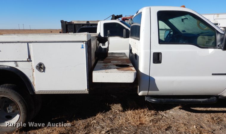 image for item DJ4923 Ford F450 Super Duty  utility / service truck