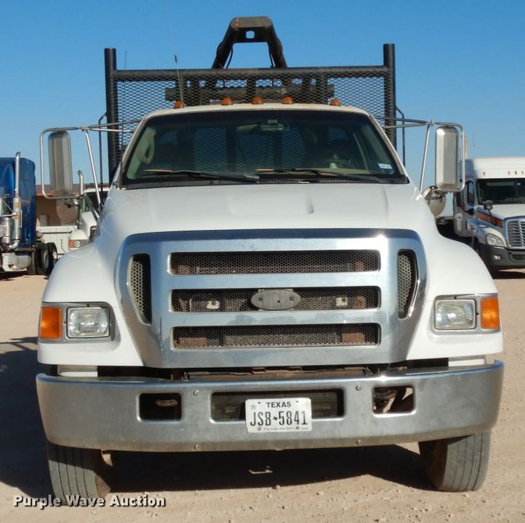 image for item DJ8206 2006 Ford F650  winch truck