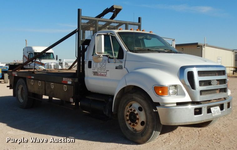 image for item DJ8206 2006 Ford F650  winch truck