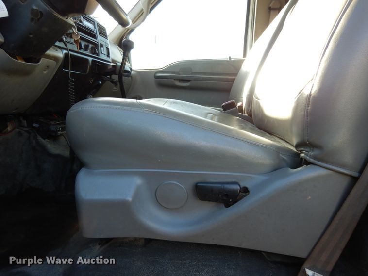 image for item DJ8206 2006 Ford F650  winch truck