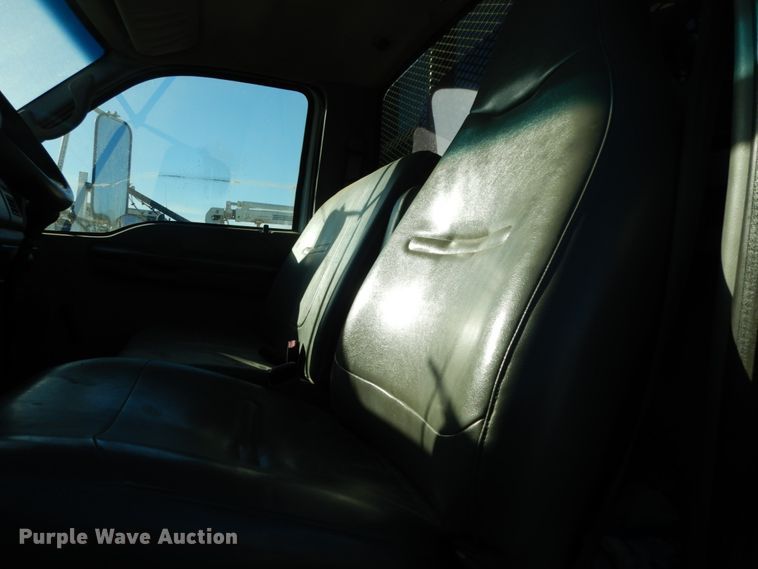 image for item DJ8206 2006 Ford F650  winch truck