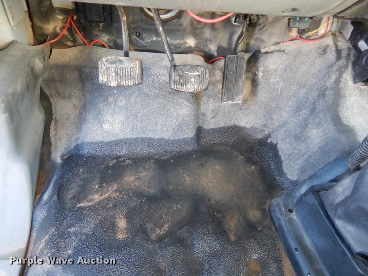 image for item DJ8206 2006 Ford F650  winch truck