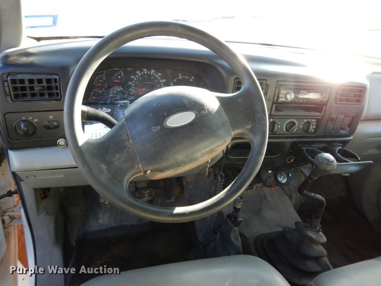 image for item DJ8206 2006 Ford F650  winch truck