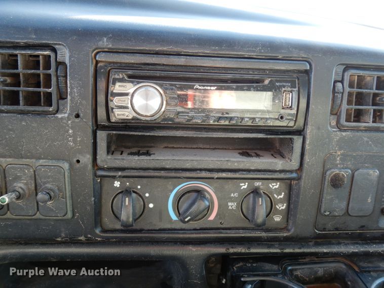 image for item DJ8206 2006 Ford F650  winch truck