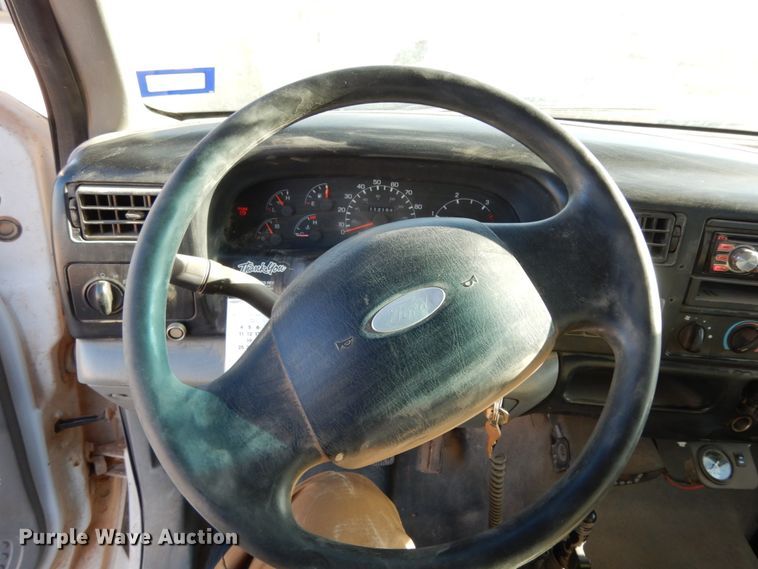 image for item DJ8206 2006 Ford F650  winch truck