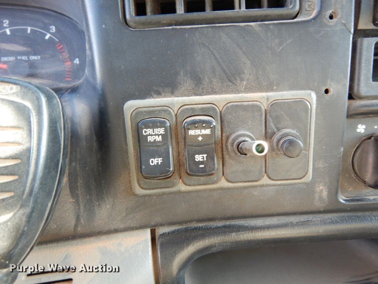 image for item DJ8206 2006 Ford F650  winch truck