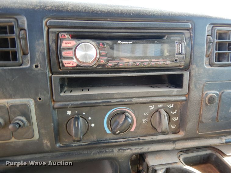 image for item DJ8206 2006 Ford F650  winch truck