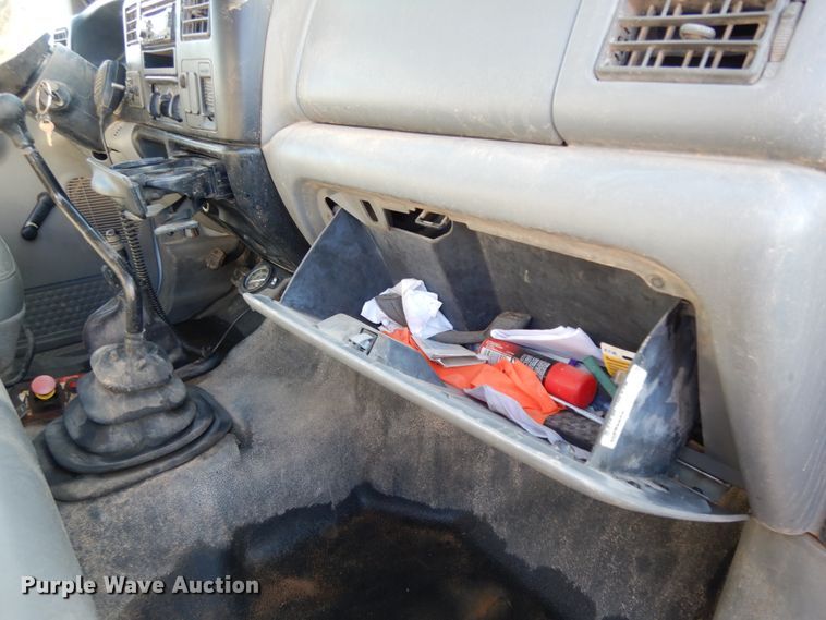 image for item DJ8206 2006 Ford F650  winch truck