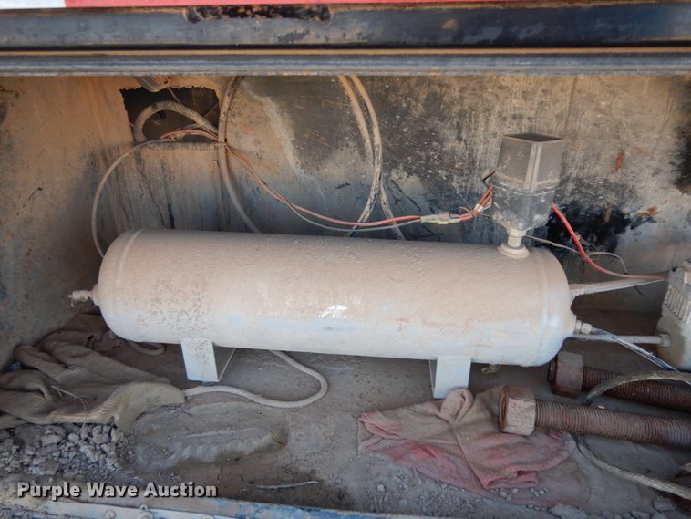 image for item DJ8206 2006 Ford F650  winch truck