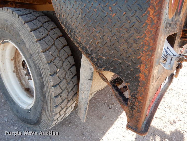 image for item DJ8206 2006 Ford F650  winch truck