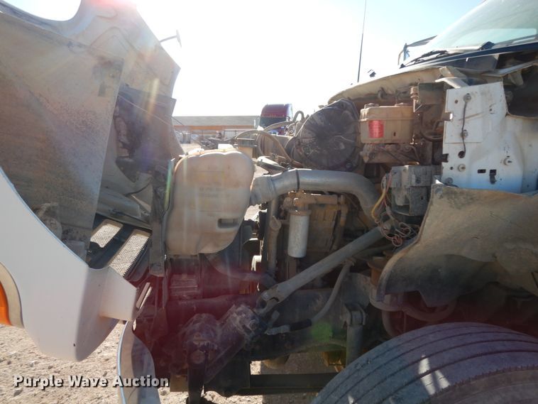 image for item DJ8206 2006 Ford F650  winch truck