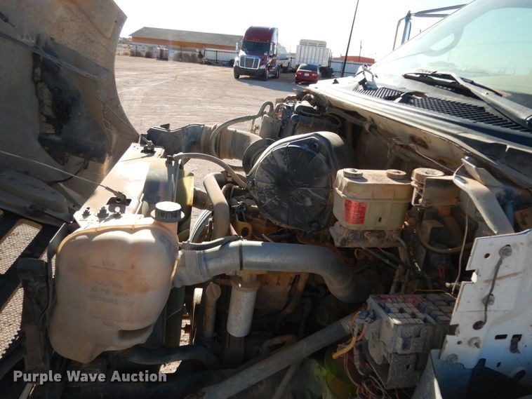 image for item DJ8206 2006 Ford F650  winch truck