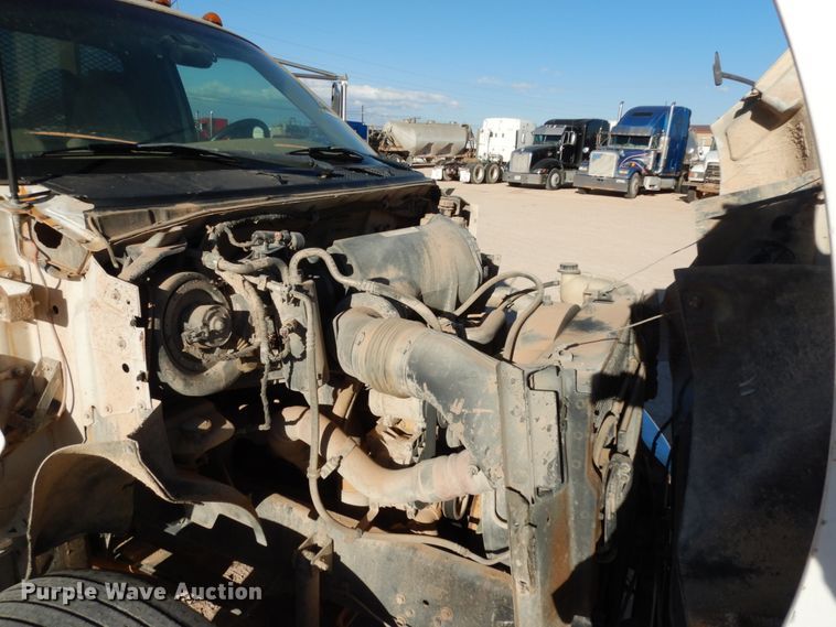 image for item DJ8206 2006 Ford F650  winch truck