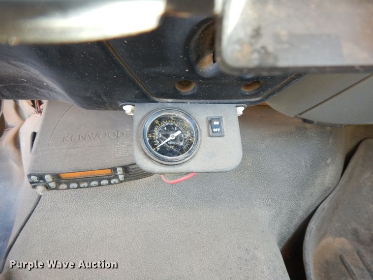 image for item DJ8206 2006 Ford F650  winch truck