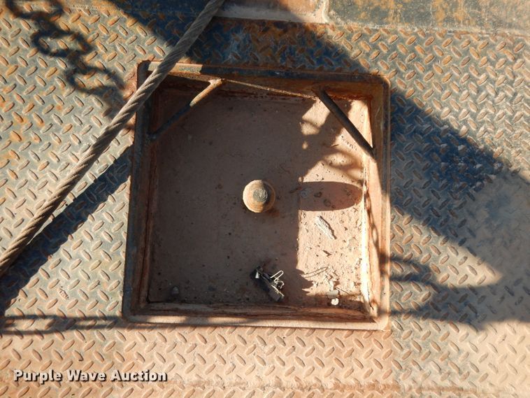 image for item DJ8206 2006 Ford F650  winch truck