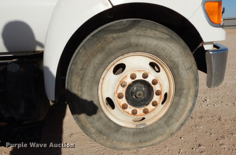 image for item DJ8206 2006 Ford F650  winch truck