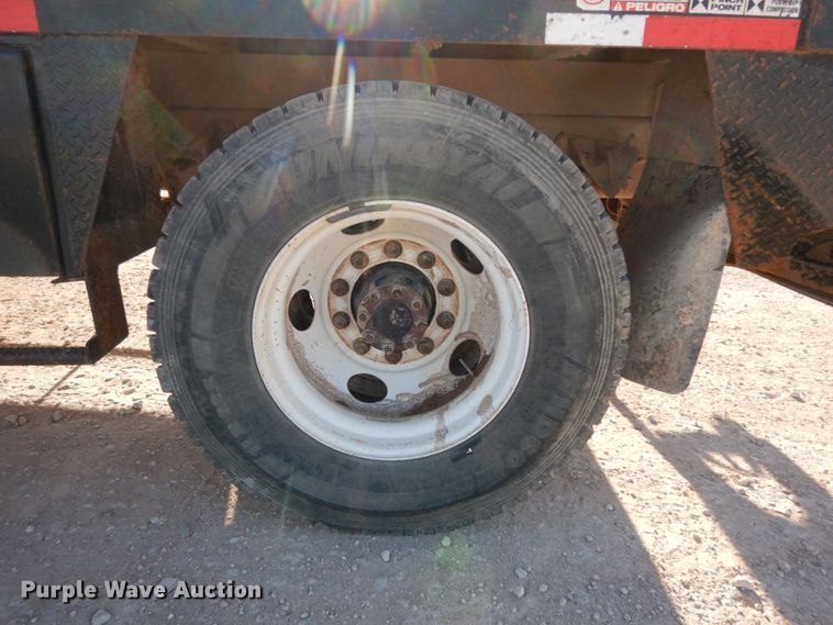 image for item DJ8206 2006 Ford F650  winch truck