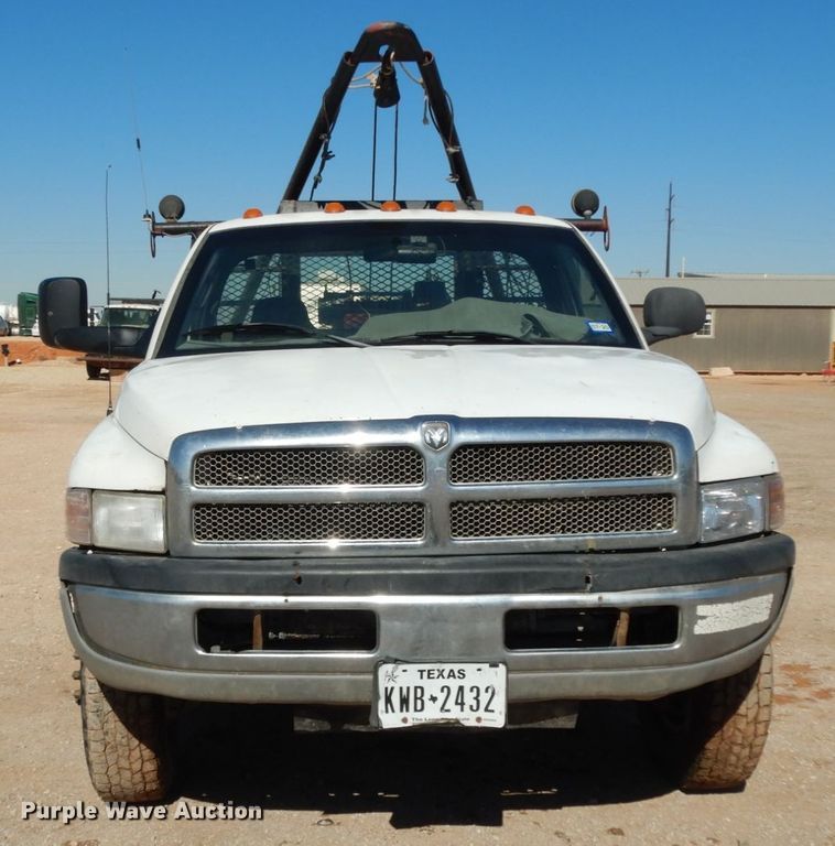 image for item DJ8208 2001 Dodge Ram 3500  winch truck