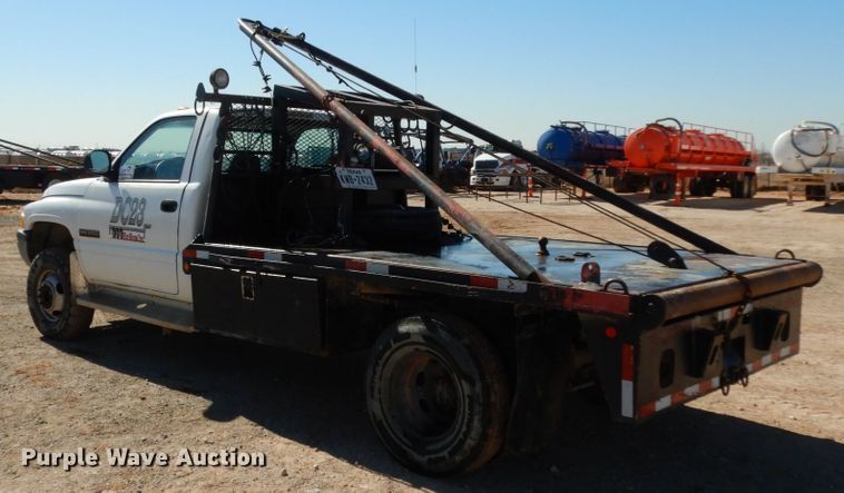 image for item DJ8208 2001 Dodge Ram 3500  winch truck