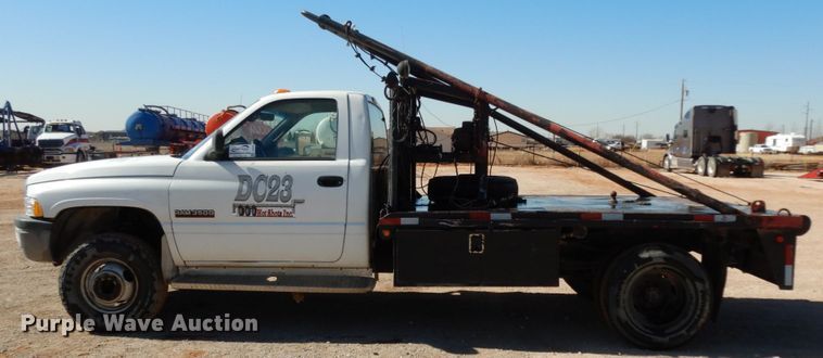 image for item DJ8208 2001 Dodge Ram 3500  winch truck