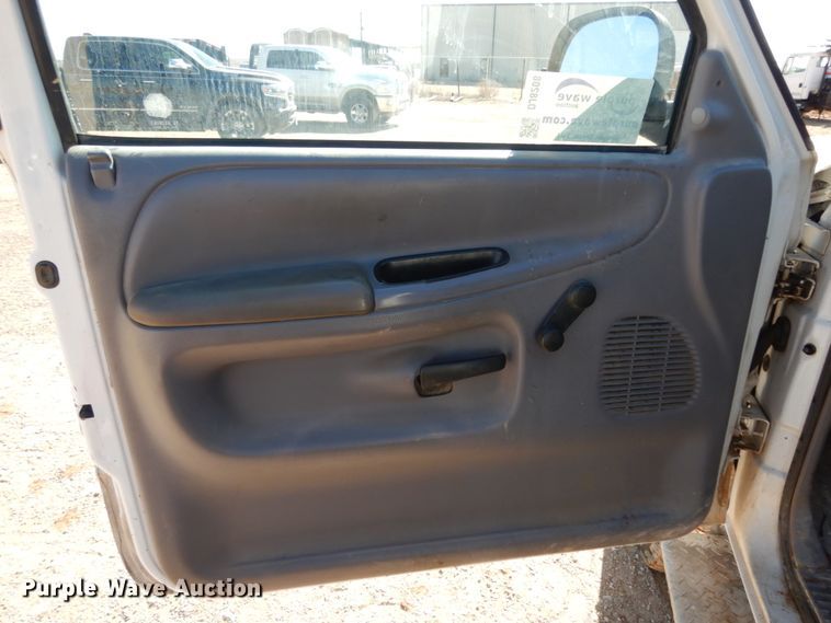 image for item DJ8208 2001 Dodge Ram 3500  winch truck