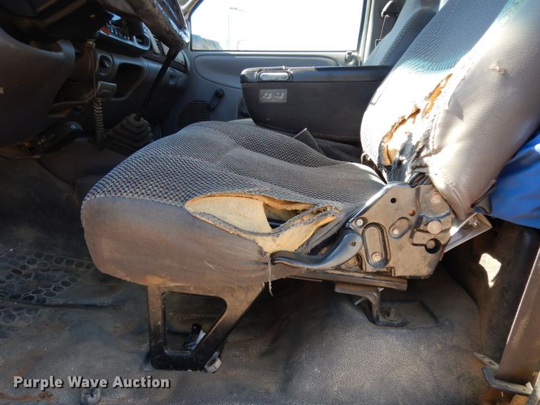 image for item DJ8208 2001 Dodge Ram 3500  winch truck