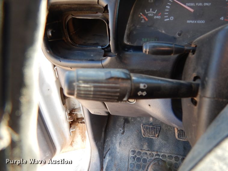 image for item DJ8208 2001 Dodge Ram 3500  winch truck