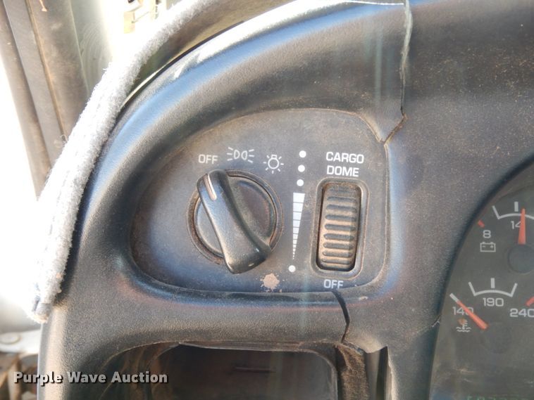 image for item DJ8208 2001 Dodge Ram 3500  winch truck