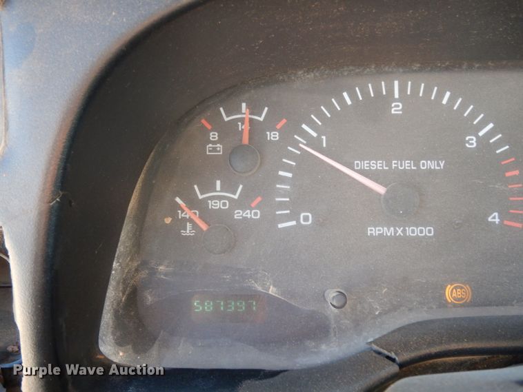 image for item DJ8208 2001 Dodge Ram 3500  winch truck