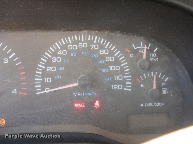 image for item DJ8208 2001 Dodge Ram 3500  winch truck