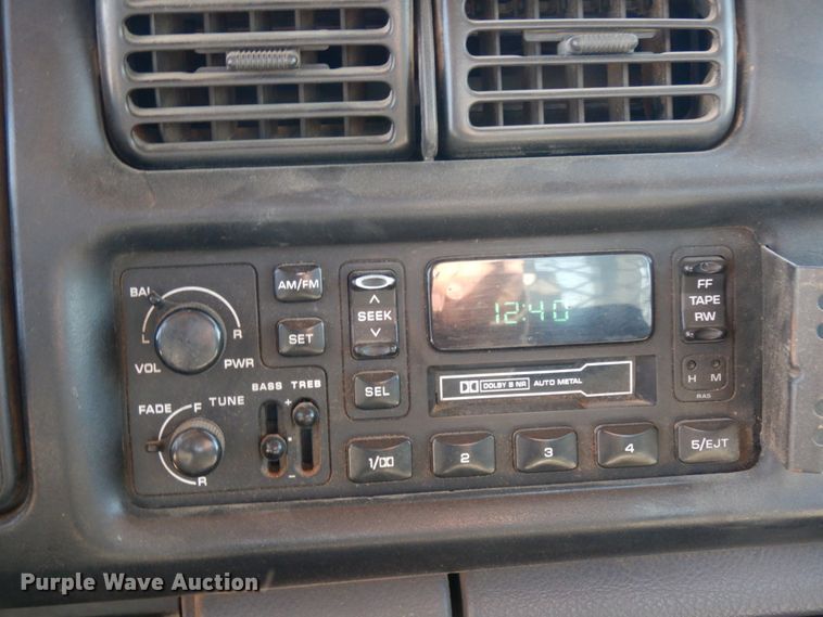 image for item DJ8208 2001 Dodge Ram 3500  winch truck