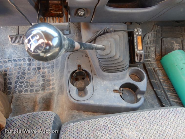 image for item DJ8208 2001 Dodge Ram 3500  winch truck