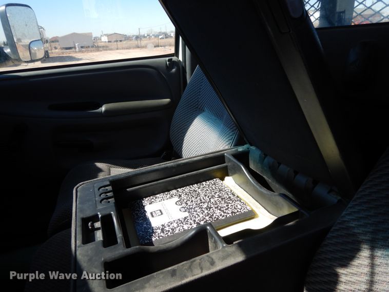 image for item DJ8208 2001 Dodge Ram 3500  winch truck