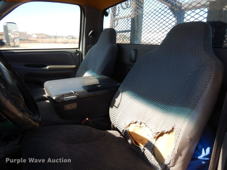 image for item DJ8208 2001 Dodge Ram 3500  winch truck