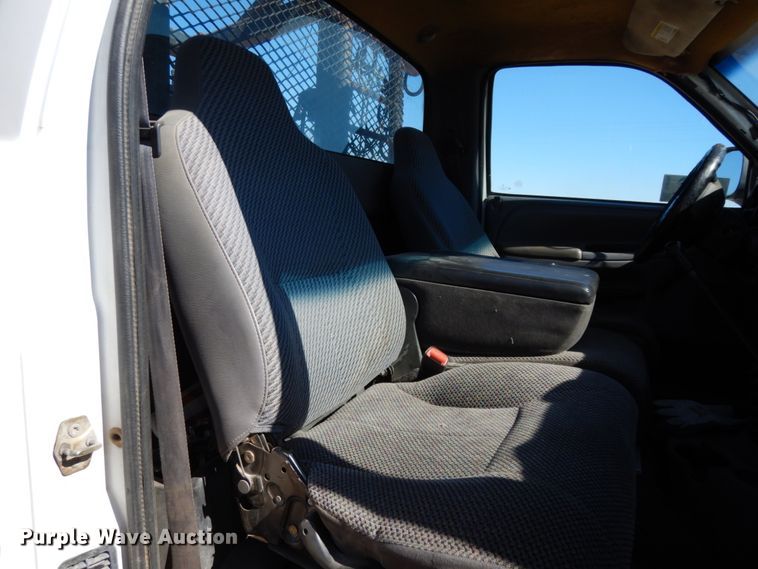 image for item DJ8208 2001 Dodge Ram 3500  winch truck