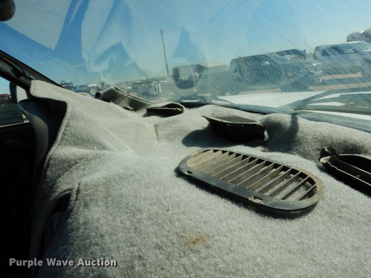 image for item DJ8208 2001 Dodge Ram 3500  winch truck