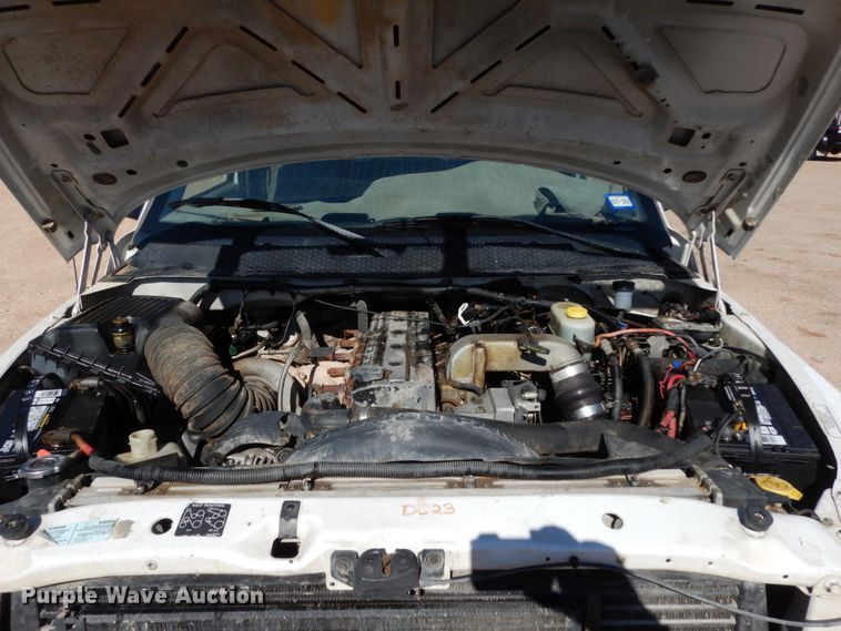 image for item DJ8208 2001 Dodge Ram 3500  winch truck