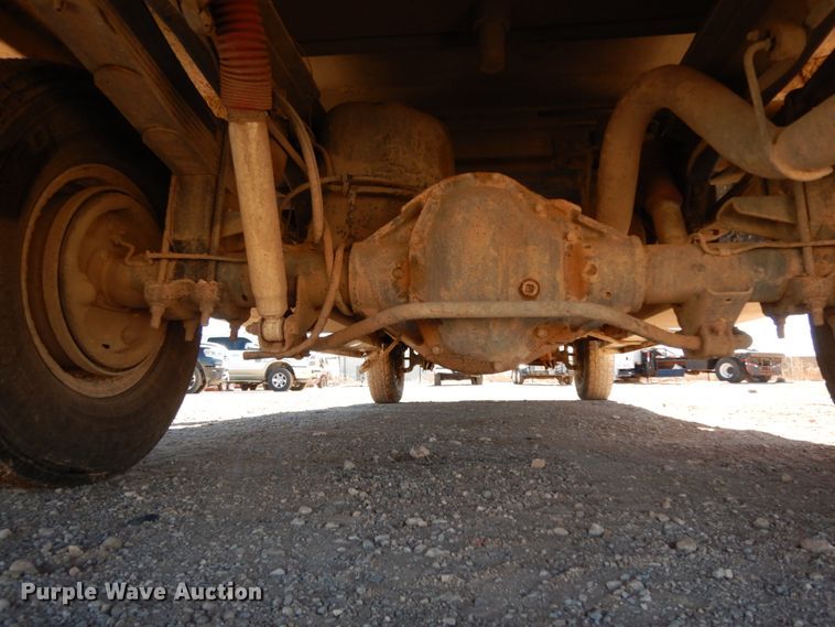 image for item DJ8208 2001 Dodge Ram 3500  winch truck