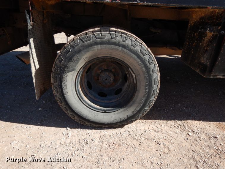 image for item DJ8208 2001 Dodge Ram 3500  winch truck